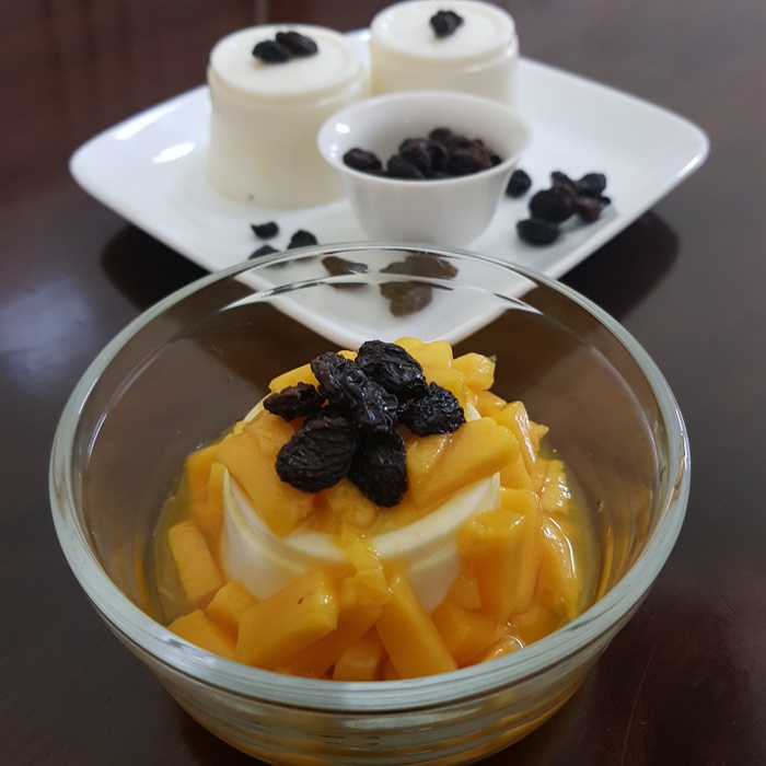 Yogurt with Mango Sauce and California Raisins-(1)