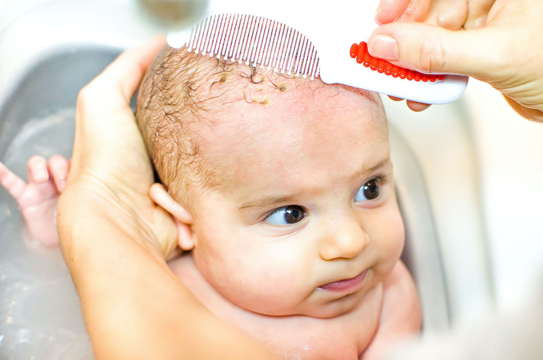 Cradle cap comb removing bathe