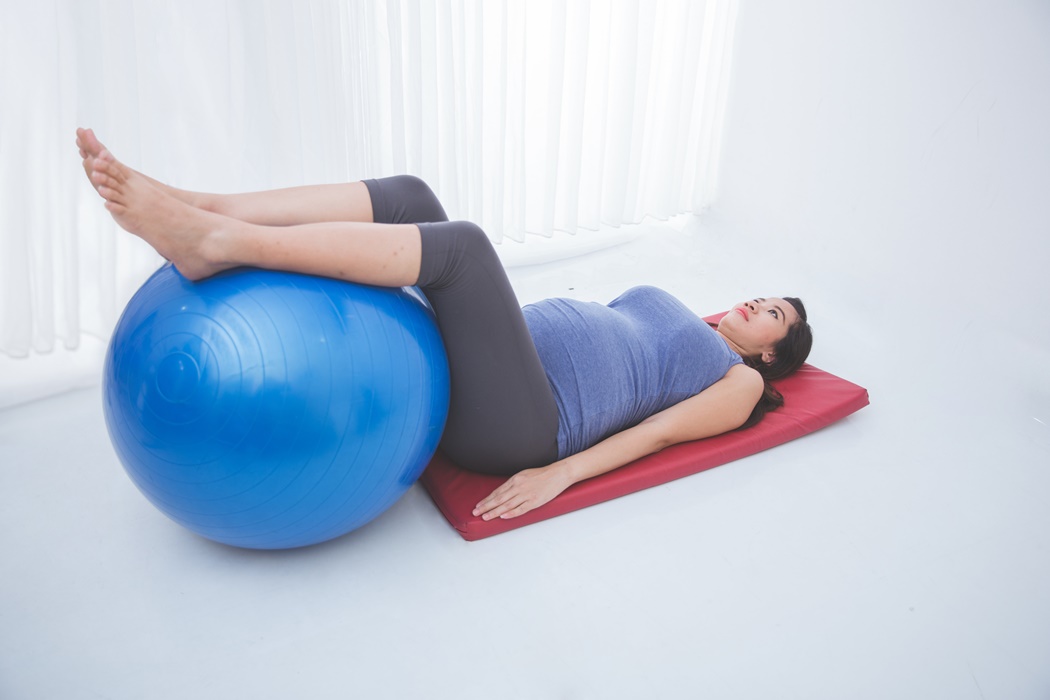 pregnant woman exercise