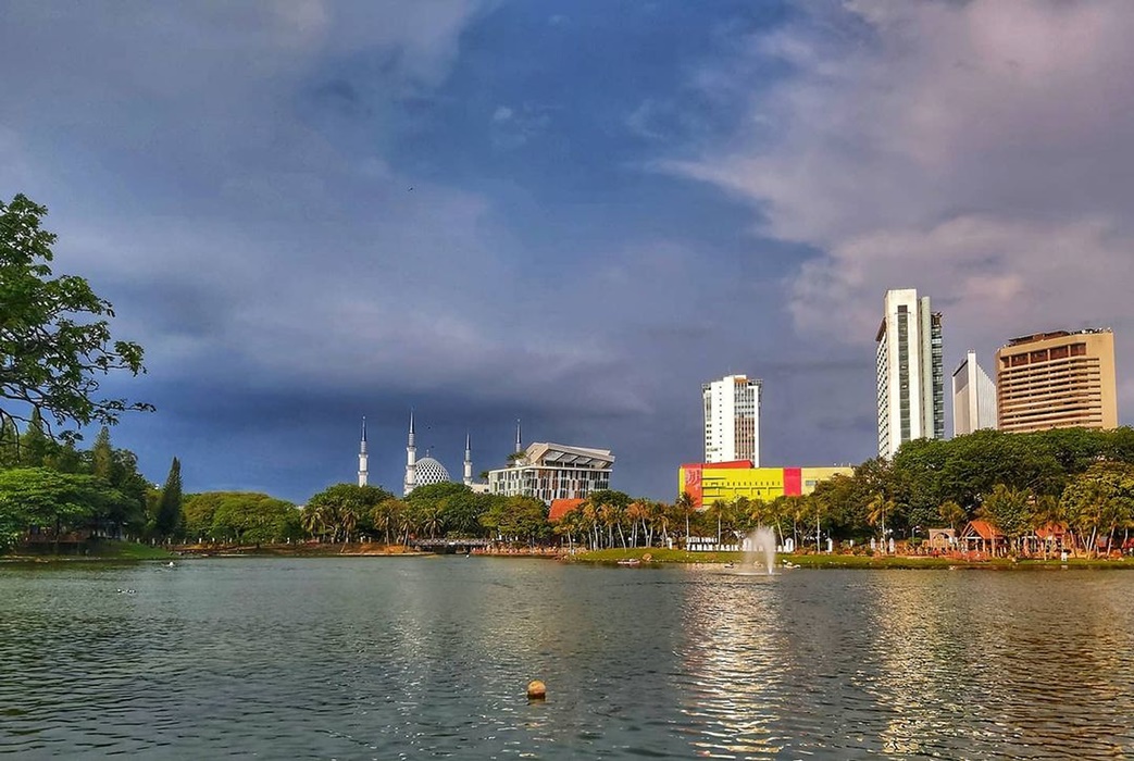 Taman Tasik Shah Alam by 21zailan_traveller