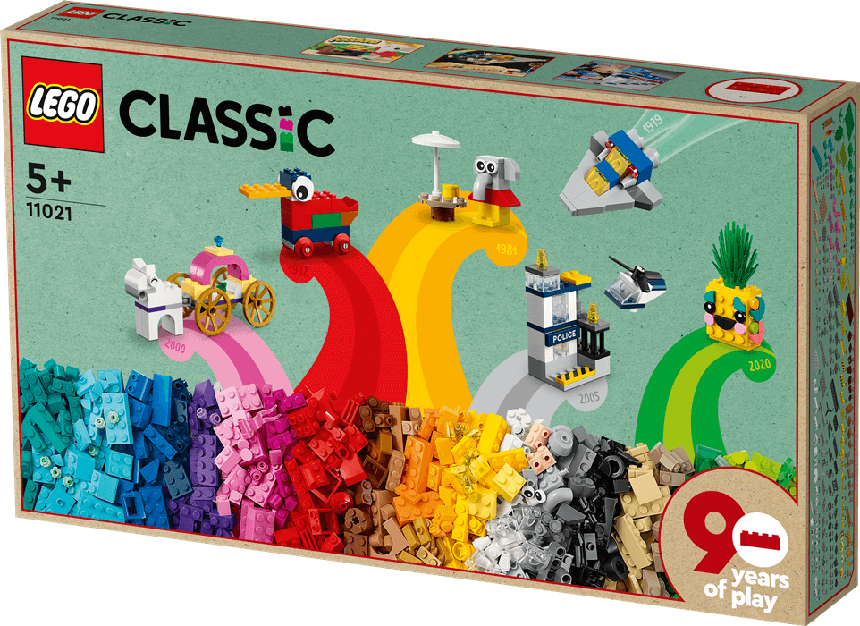 11021 LEGO Classic 90 Years of Play - Main