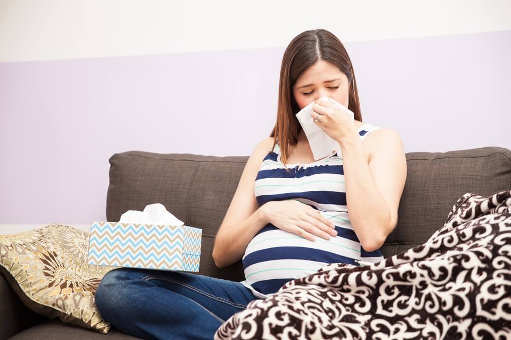 pregnant woman having flu