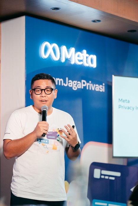 Noudhy Valdryno, Head of Public Policy, Malaysia at Meta delivering his keynote speech.